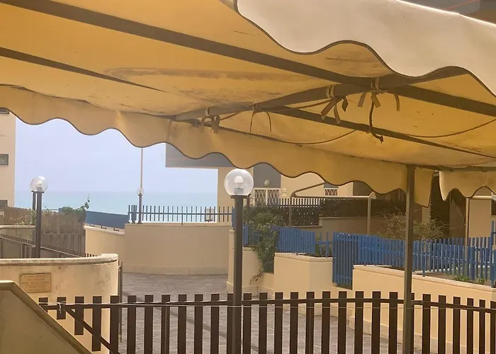 Daire Beachfront House *