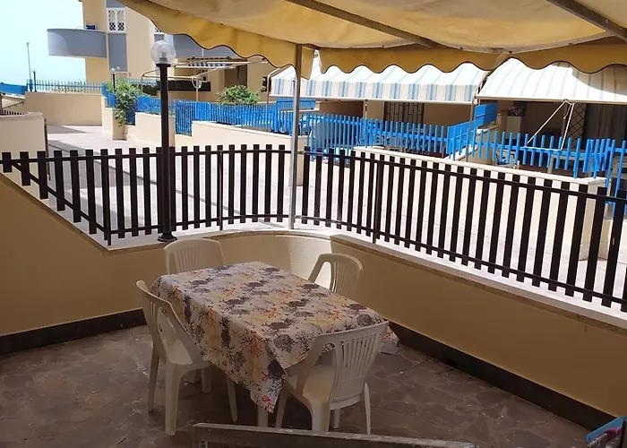 Lägenhet Beachfront House *